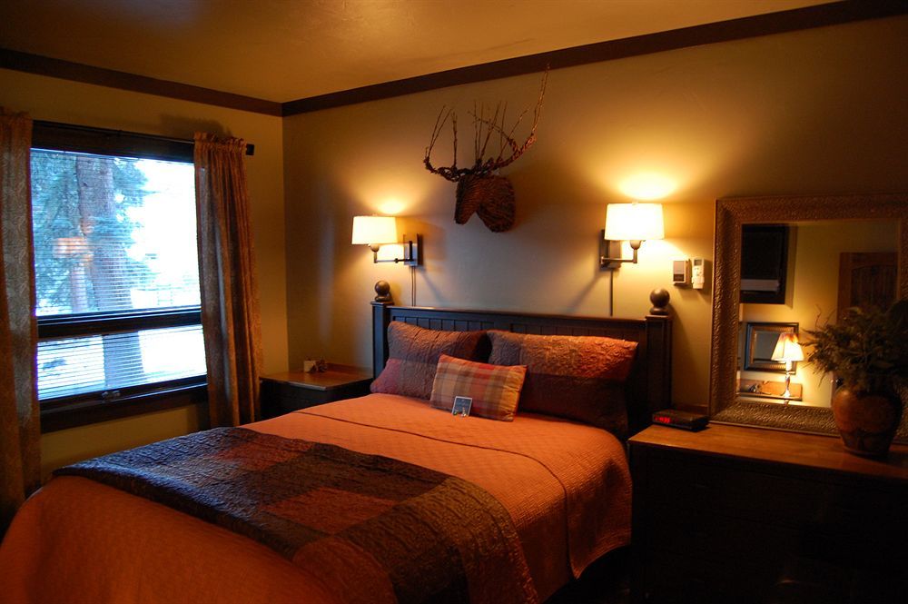 Highland Haven Creekside Inn Evergreen Exterior photo