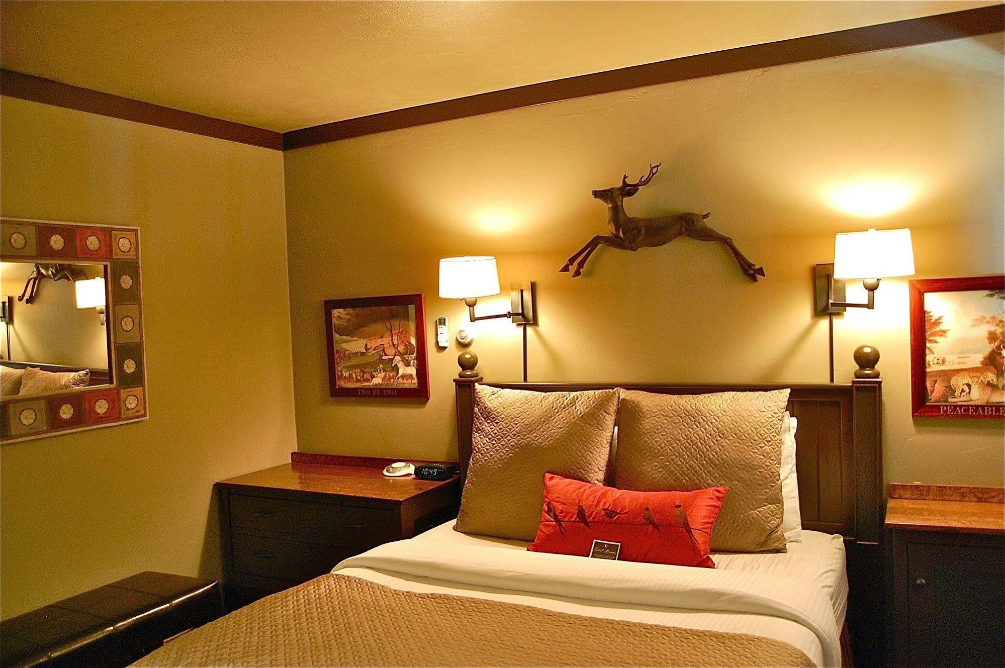 Highland Haven Creekside Inn Evergreen Exterior photo